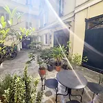 Renovated, Easy Access, Quiet In Le Marais
