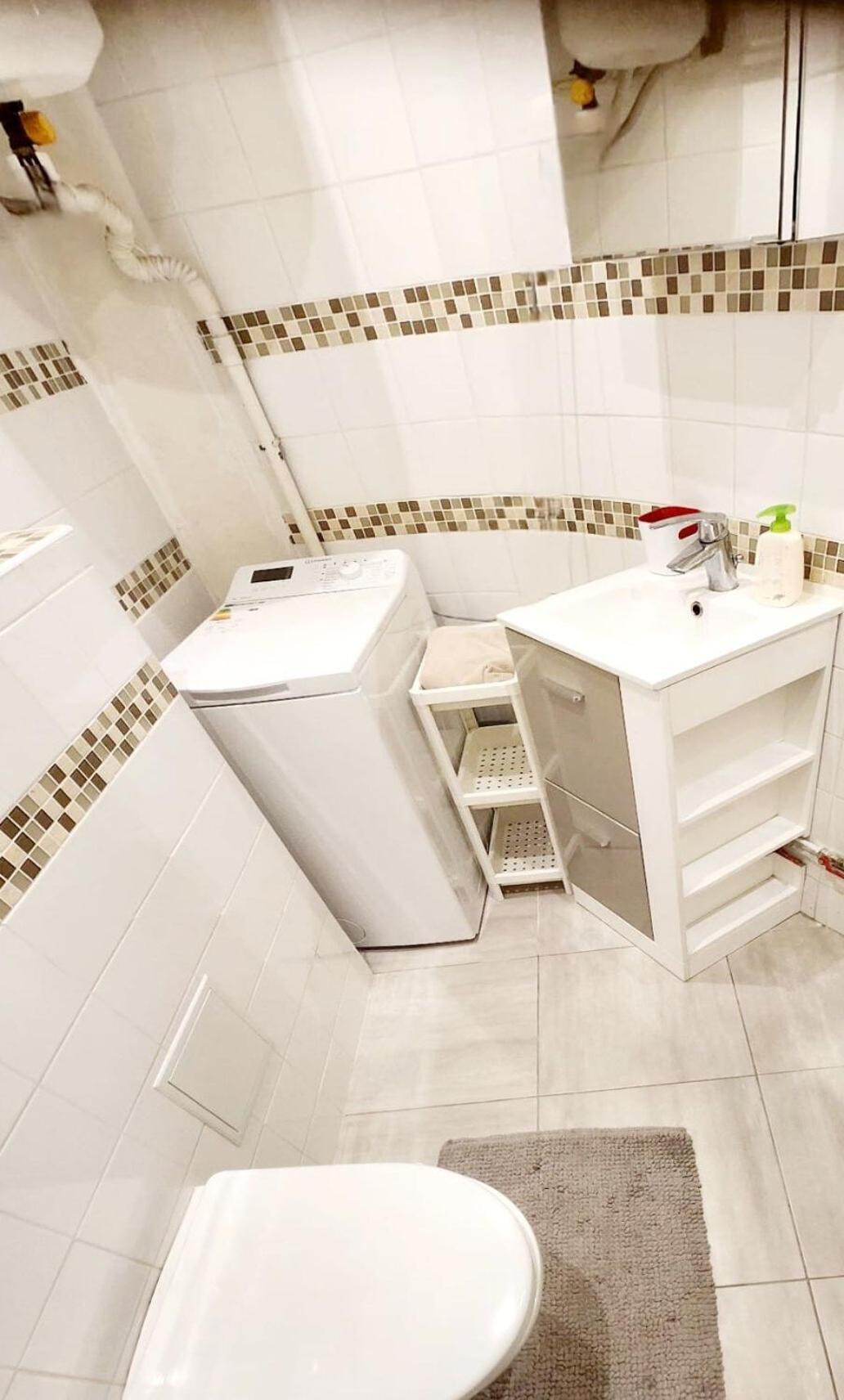 Renovated, Easy Access, Quiet In Le Marais Apartment