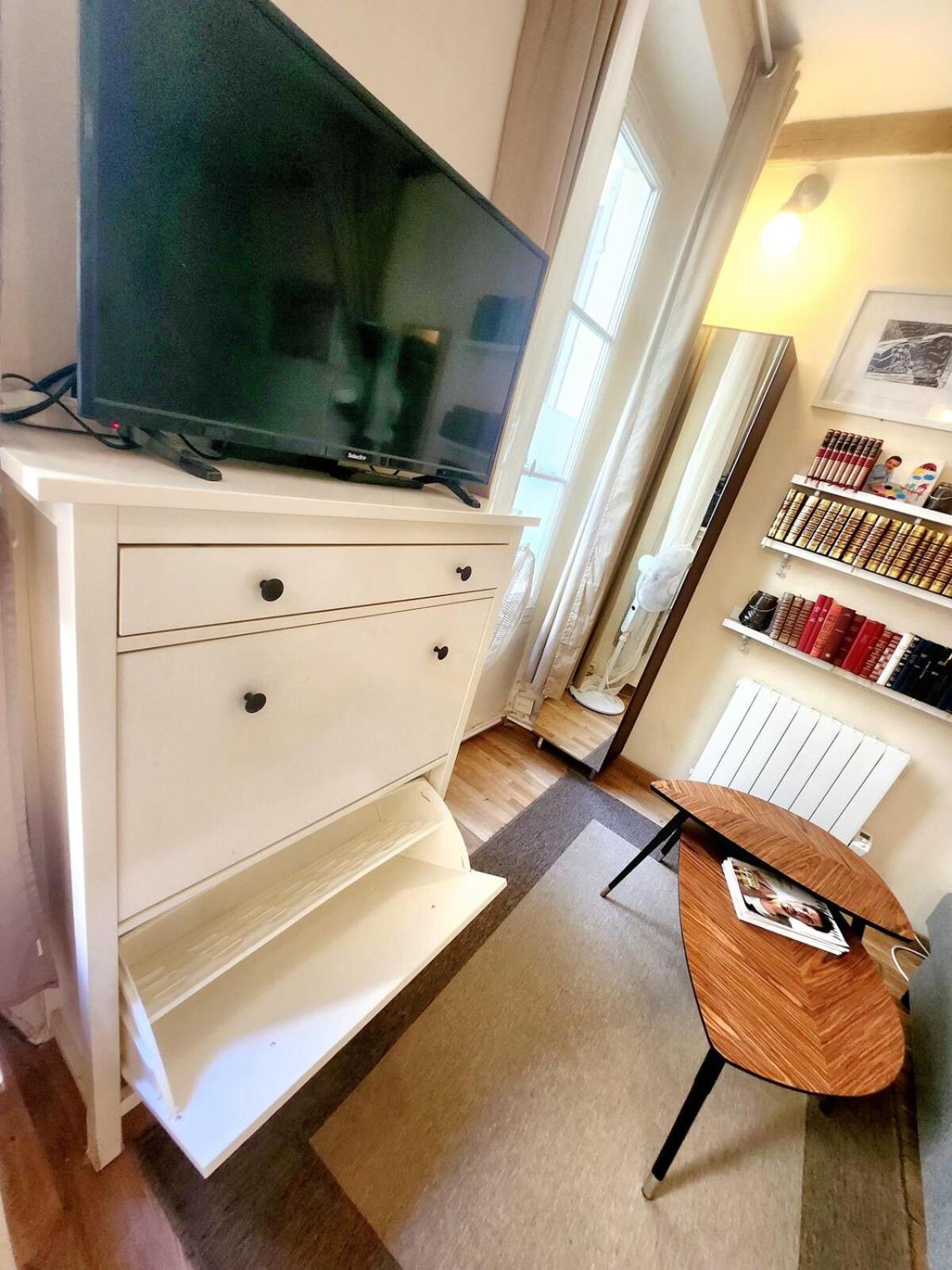 Renovated, Easy Access, Quiet In Le Marais Paris